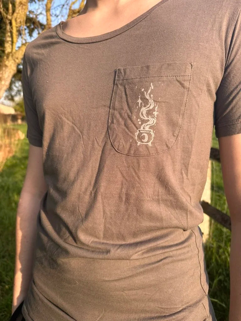 Witchy cauldron - S brown T-shirt